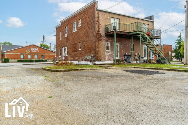 Building Photo - 1317 Main St