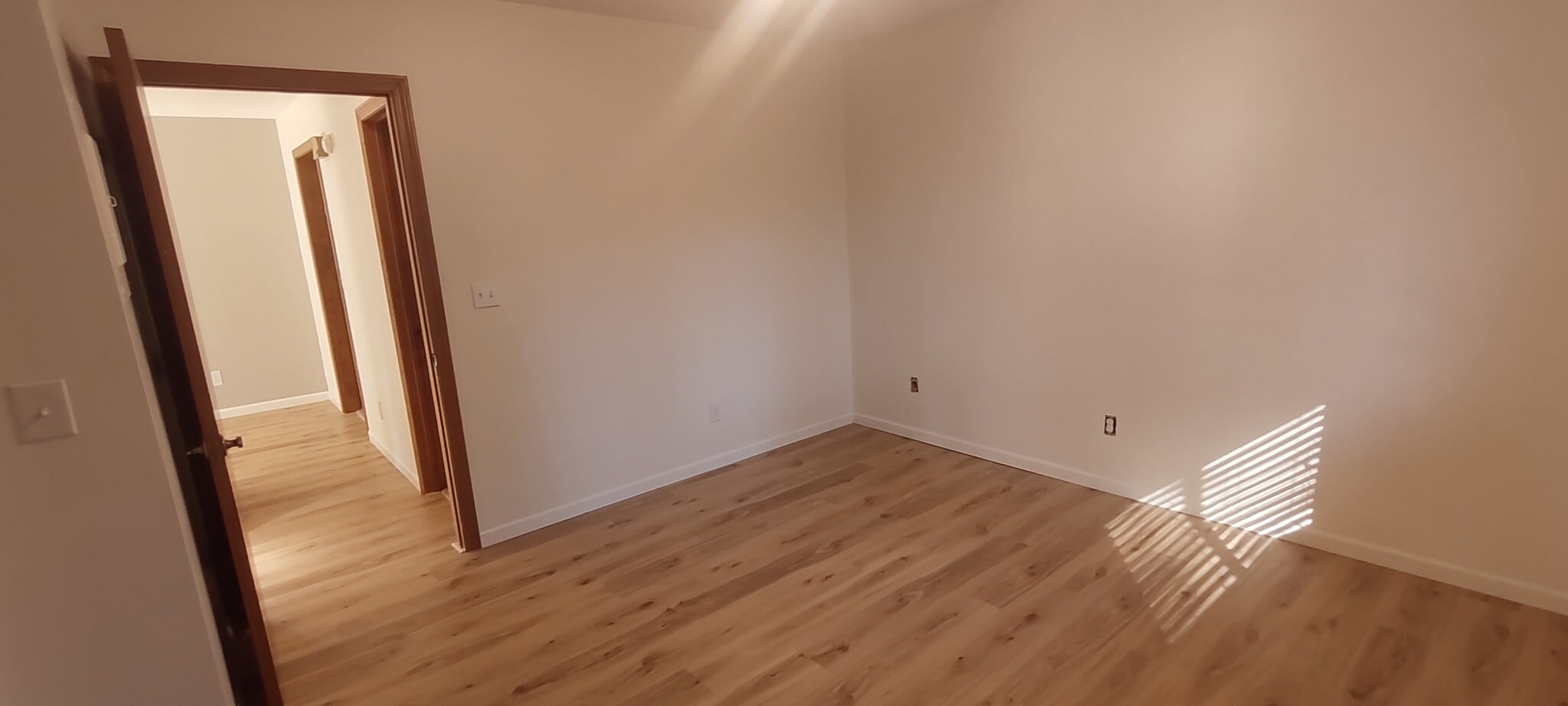 Building Photo - 521 Courtwood Ln