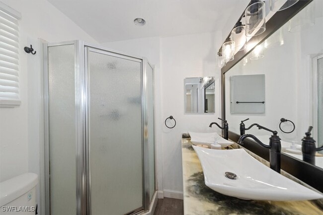 Building Photo - 18510 Flamingo Rd