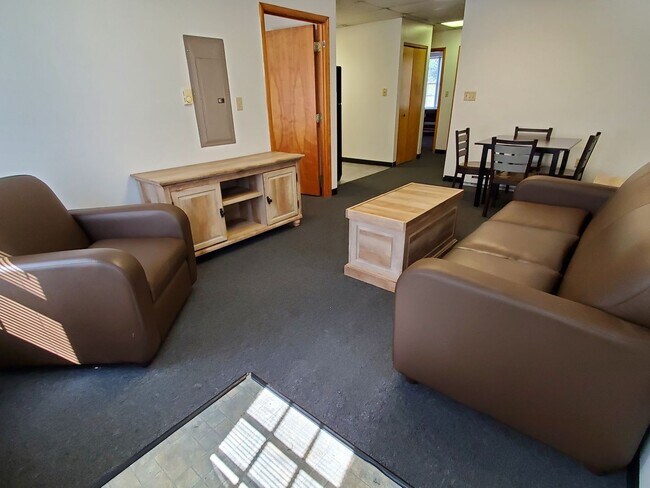 Interior Photo - 131 N. Sparks St.