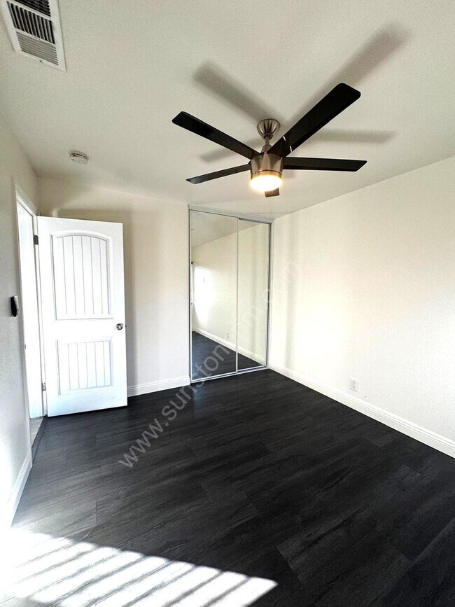 Building Photo - 1569 Carol Dr