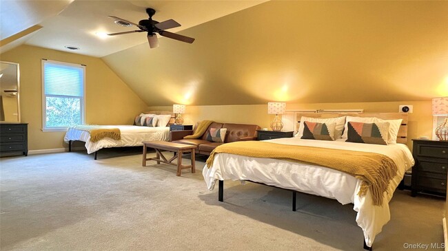 Building Photo - 7 Silo Ln