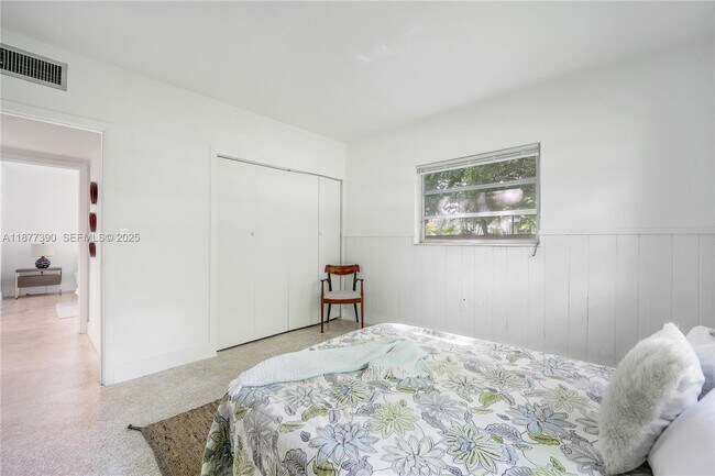 Building Photo - 6445 SW 46th Terrace