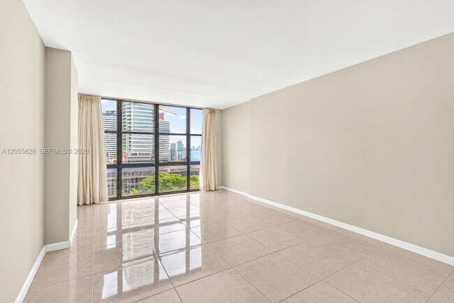 Building Photo - 1901 Brickell Ave