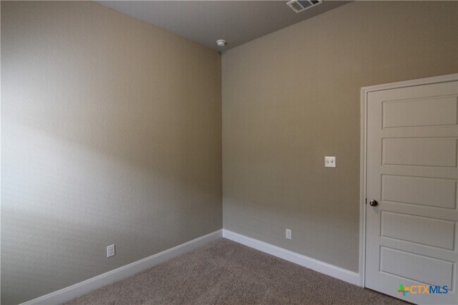 Building Photo - 1259 FM306