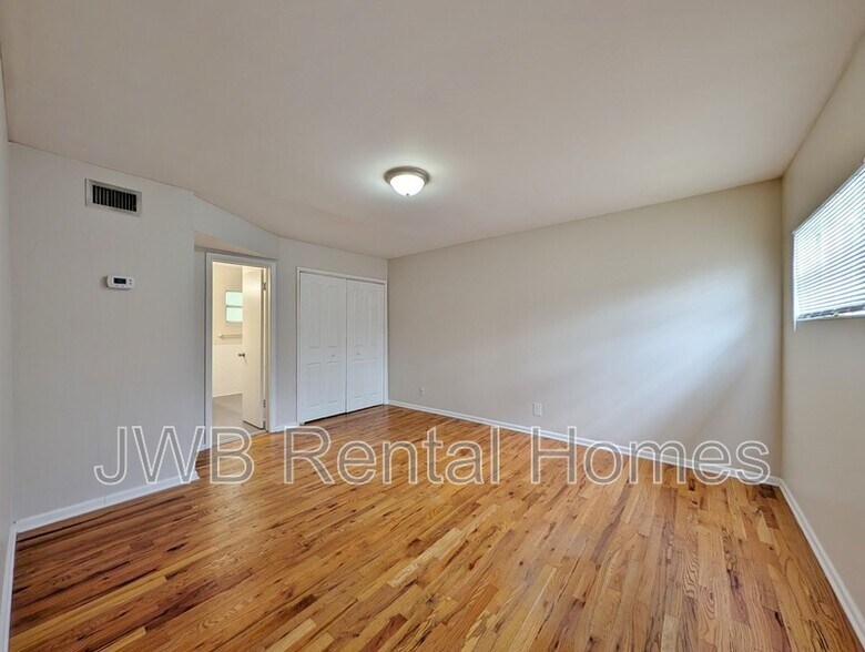 Building Photo - 2775 Herschel St