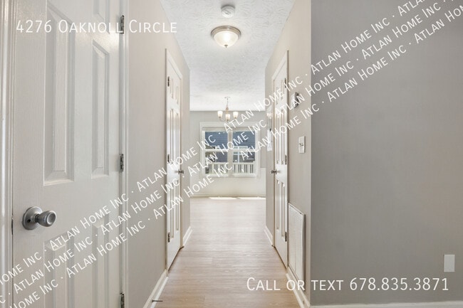 Building Photo - 4276 Oaknoll Cir