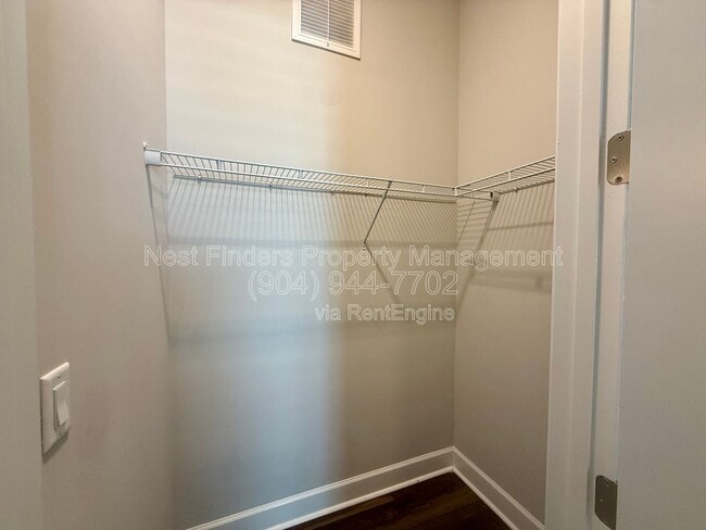 Building Photo - 10682 Aventura Dr