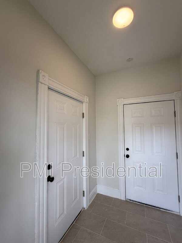 Building Photo - 1812 3rd Ave