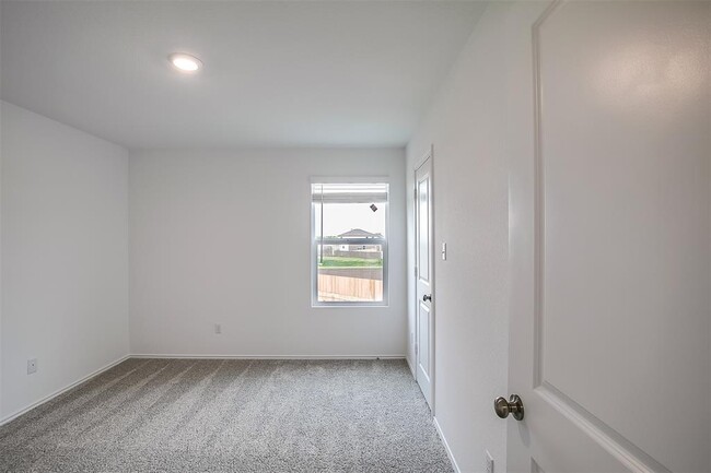 Building Photo - 414 Sebring Cir