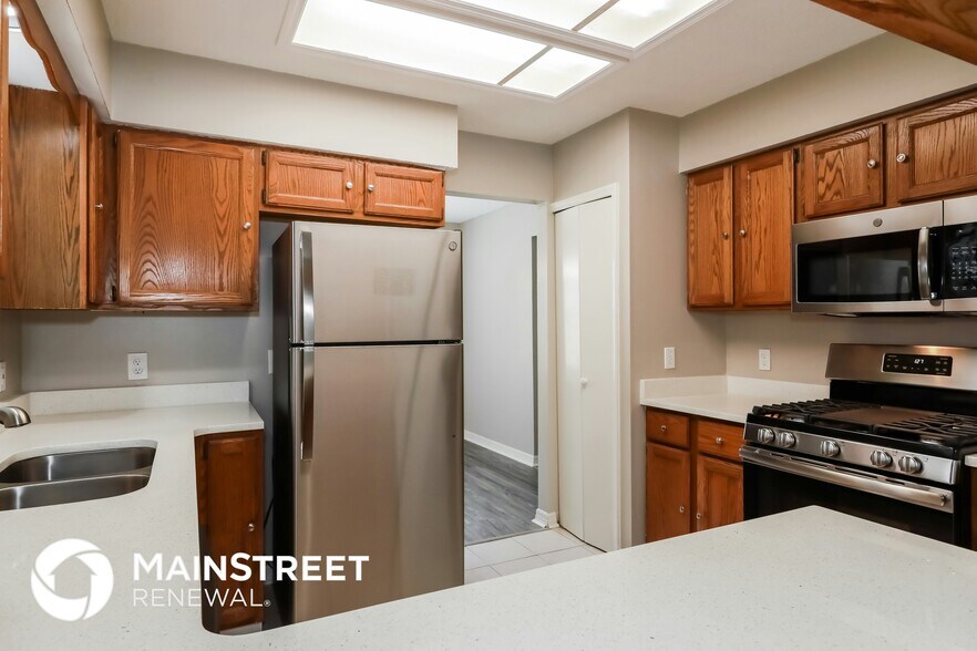 Building Photo - 7981 Copperfield Cir N