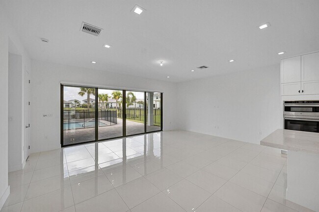 Building Photo - 13072 Feathering Wy