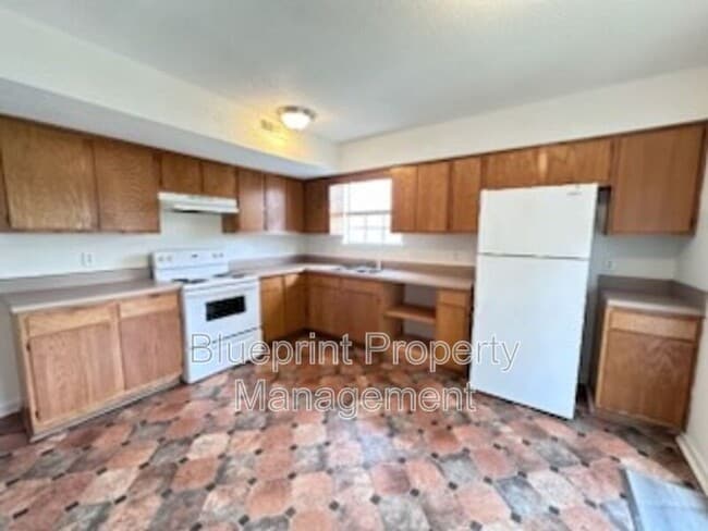 Building Photo - 1722 6th Pl Cir NW