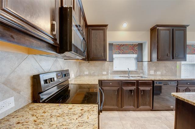 Building Photo - 8856 Devonshire Dr