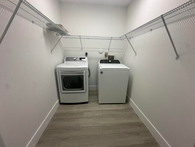 Building Photo - 10702 NW 1st Ct