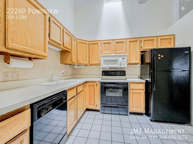 Building Photo - Welcome to this spacious and well-maintain...
