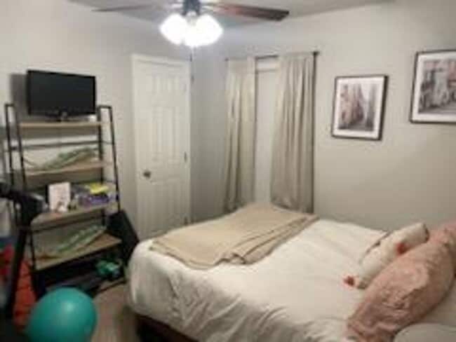 Building Photo - Live the Legacy Life – 3 Bed, 2 Bath Beauty!