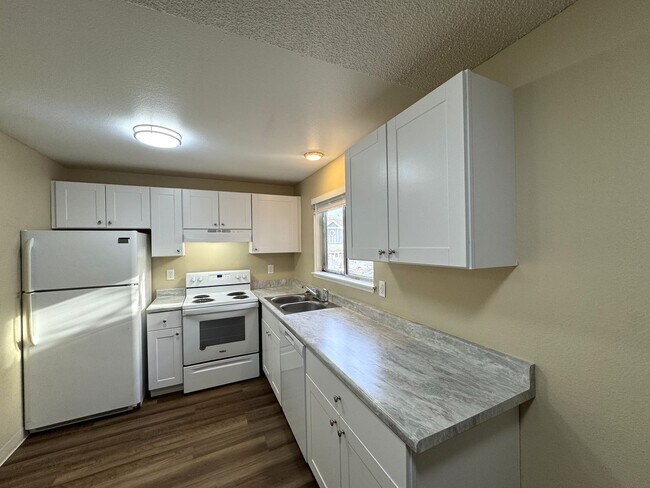 Interior Photo - ZZ Casa Mia Apartments#