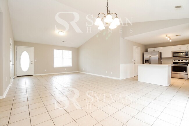 Building Photo - 520 Country Garden Dr