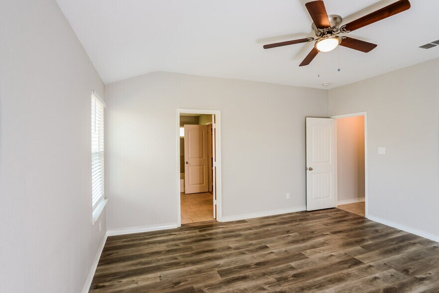 Building Photo - 12049 Pearl Jubilee