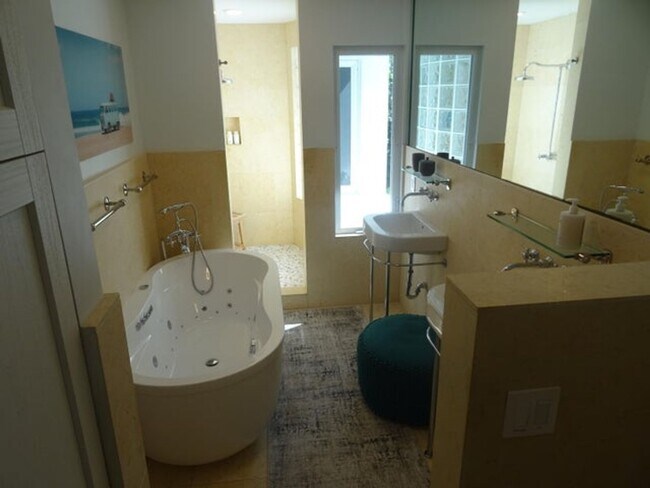 Building Photo - 930 Rambling Dr Cir