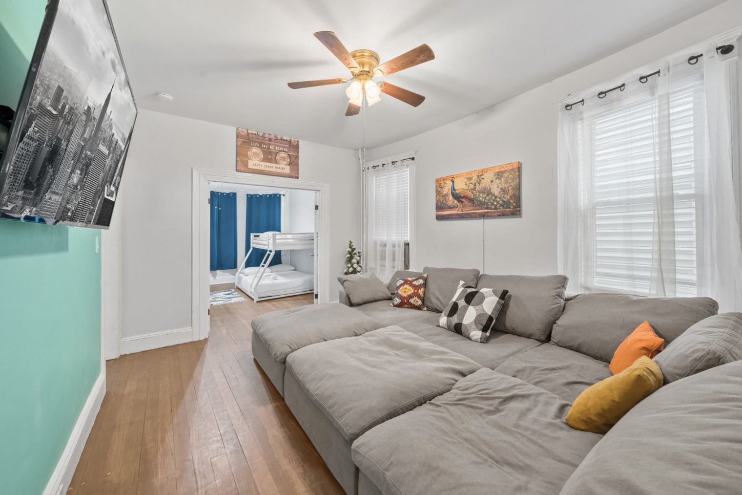 Building Photo - 84 W 42nd St