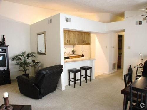 Living Room - Hawthorne Manor