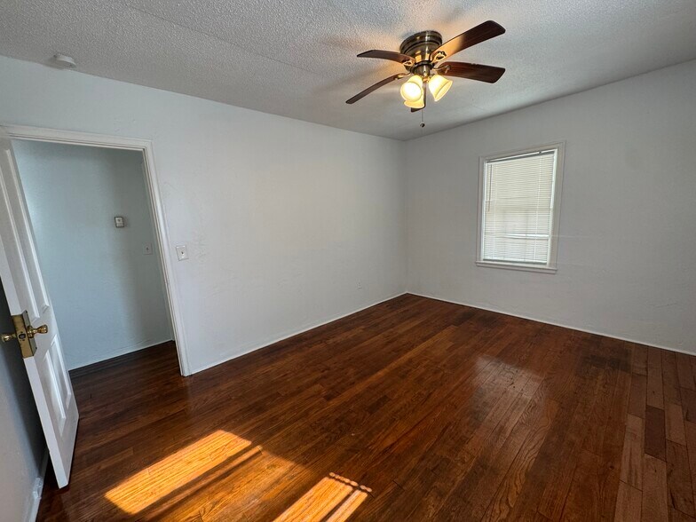 Building Photo - 103 Hibiscus Ave