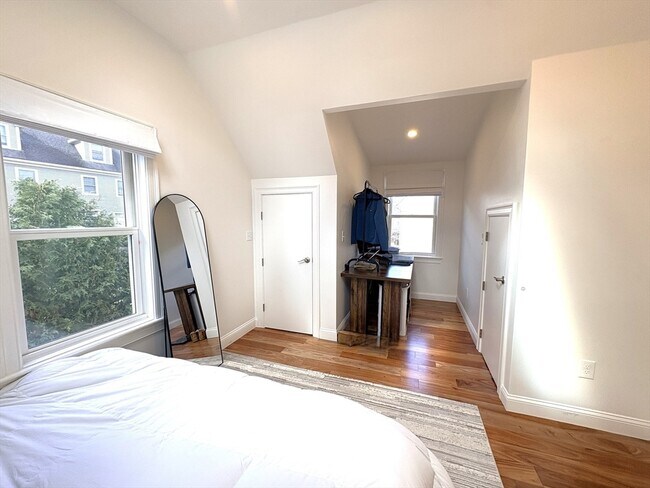 Building Photo - 32 Salisbury Rd