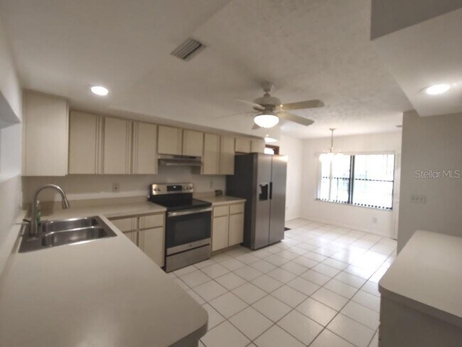 Building Photo - 10571 SW 74th Terrace
