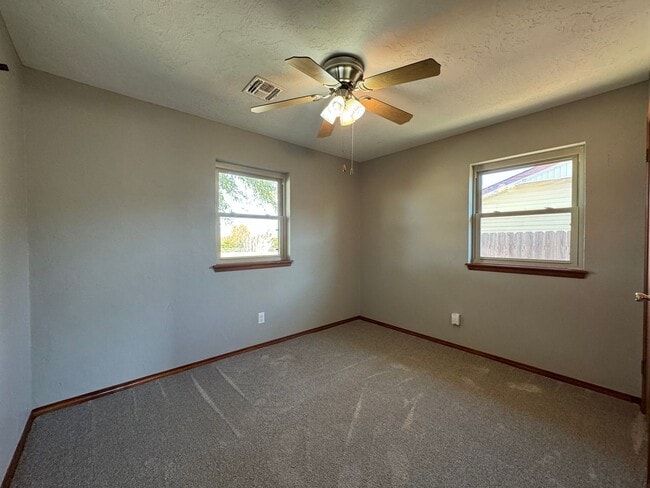 Building Photo - Single Family home