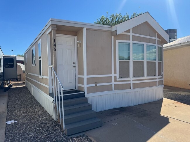 Building Photo - 2 Bed 2 Bath FURNISHED home!