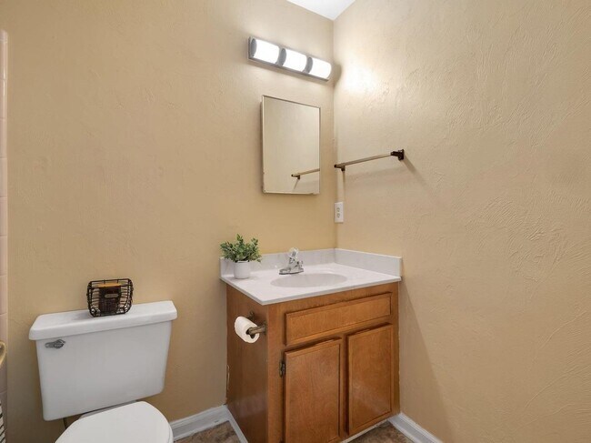 Building Photo - 424 Victory Garden Dr