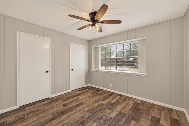 Building Photo - 1203 Bernard Ave