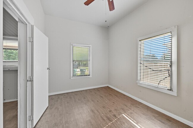 Building Photo - 1025 Chaffin St