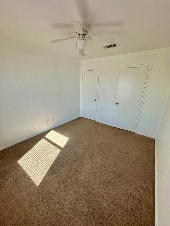 Building Photo - AVAILABLE NOW! Pets Allowed!