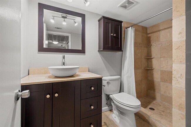 Building Photo - 3038 Eastland Blvd