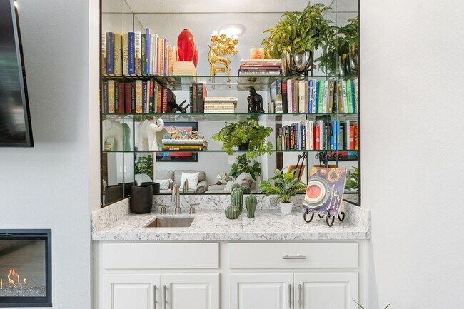 Building Photo - 77630 Cll Las Brisas W