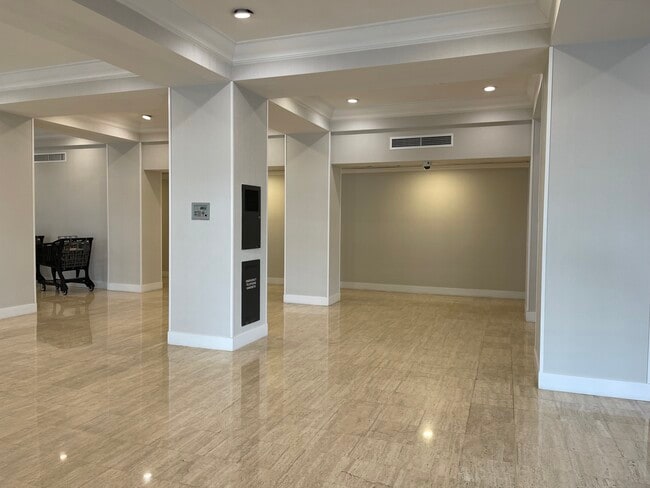 Lobby - 1865 79th Street Cswy