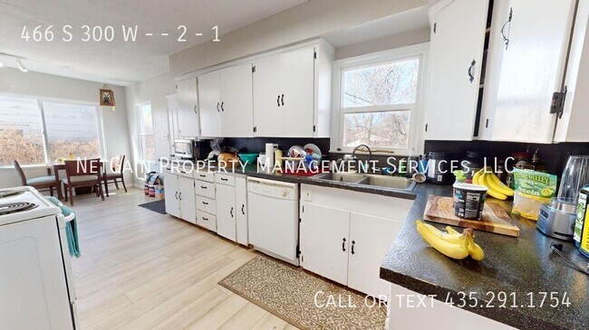 Building Photo - 466 S 300 W