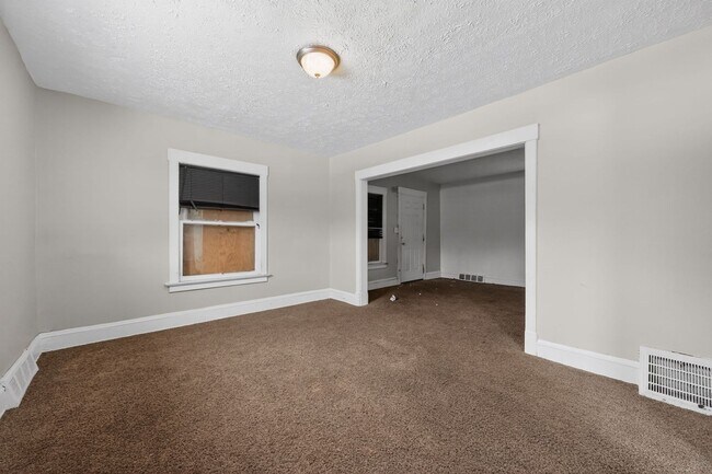 Building Photo - Charming 3BR House in Cleveland