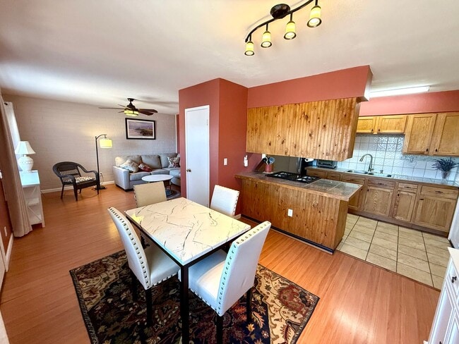 Building Photo - Furnished- Cute 2 Bedroom Home with Garage...
