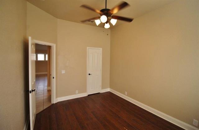 Building Photo - 6613 Meadow Glen Dr