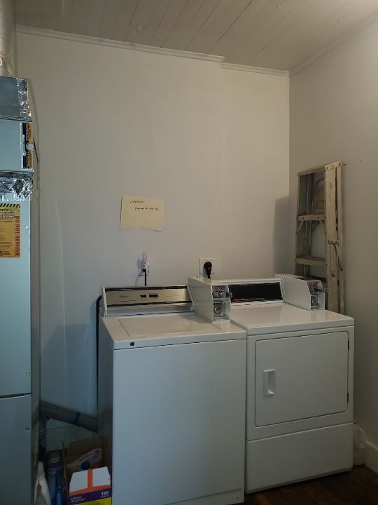 Building Photo - 555 N Broadway St