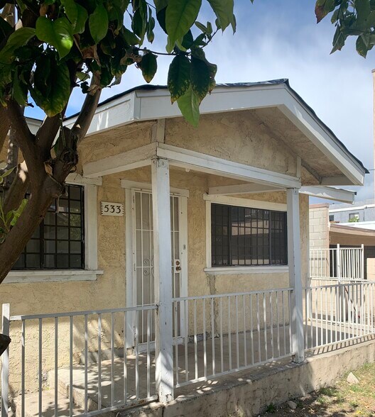 Building Photo - 533 E Lomita Ave