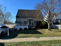 Building Photo - 425 Huntington Rd
