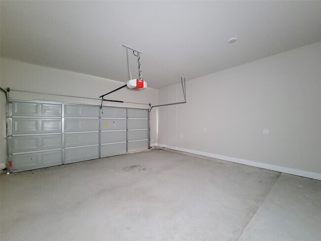 Building Photo - 8014 Huntington Spgs Ln