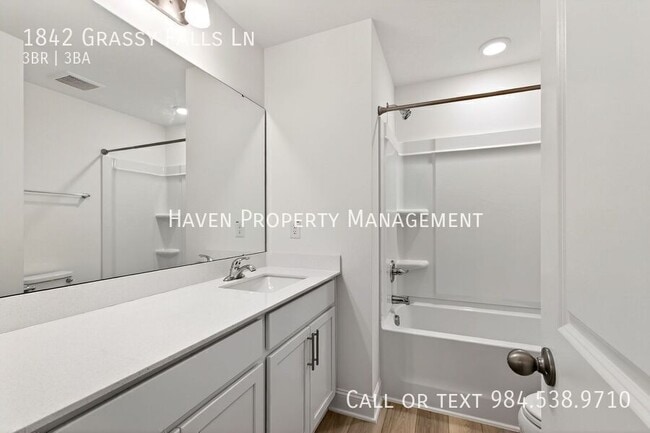 Building Photo - 1842 Grassy Falls Ln