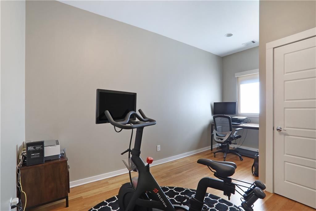 Building Photo - 472 Martin St SE