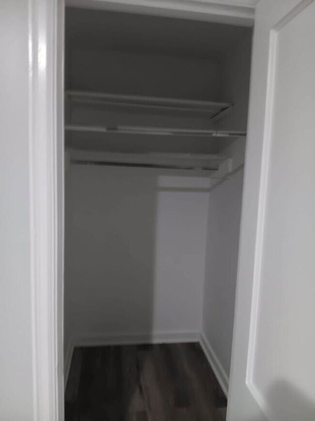 Building Photo - Available Now – 3BR / 1BA Home